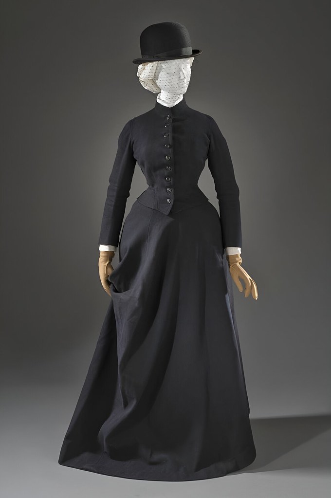 1890 Three-piece Riding Habit. Wool twill, full finish