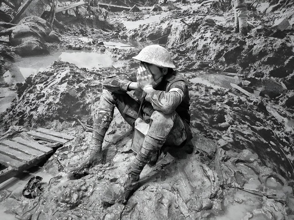 'Man in the mud' sculpture in the Australian War Memorial. Adapted from image by Nick-D.