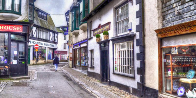 Exploring the Narrow Streets and Passageways of Cornwall