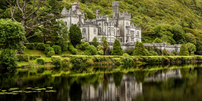 Kylemore Abbey - the incredible story of an Irish castle on a lake