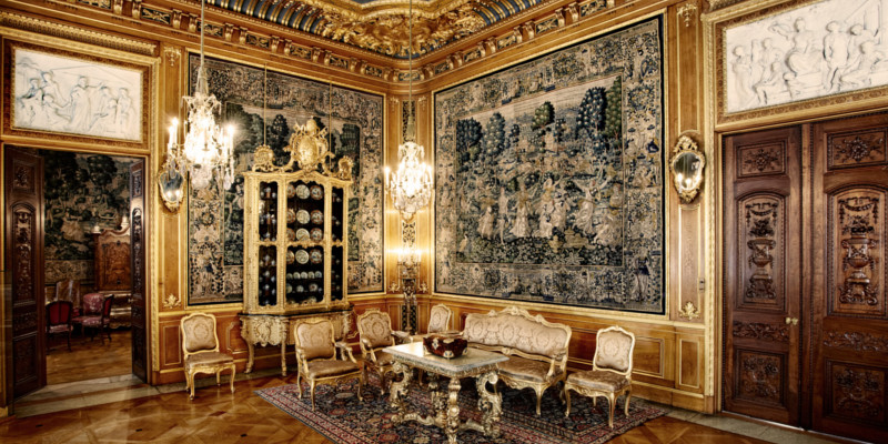 Inside the Magical World of a Victorian Mansion Filled with Antiques